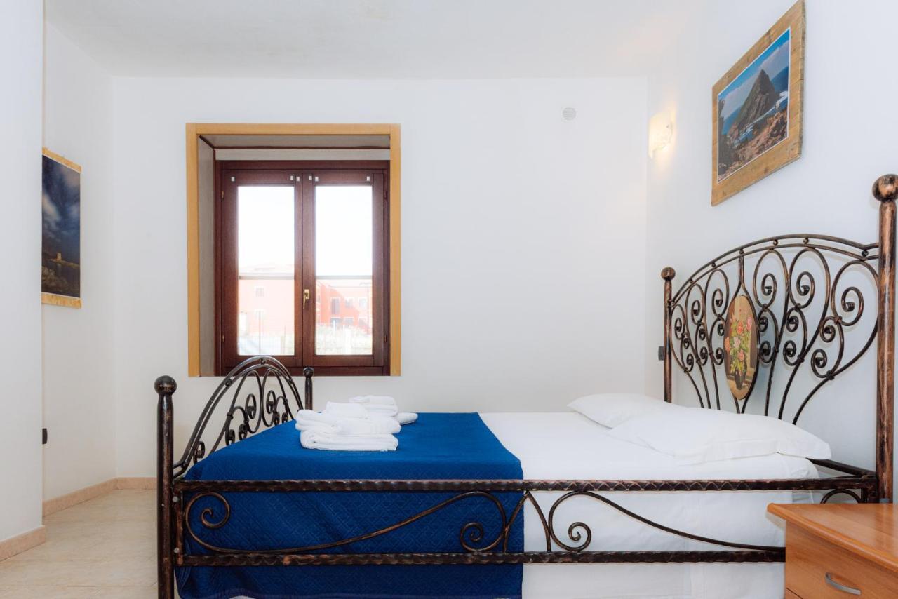 Casa Vacanze Maestrale - By Faendho Porto Torres Exteriör bild